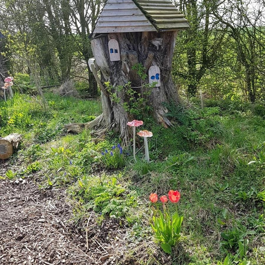 Romantic Escape Luxury Hobbit House With Hot Tub! Sheerness Ngoại thất bức ảnh