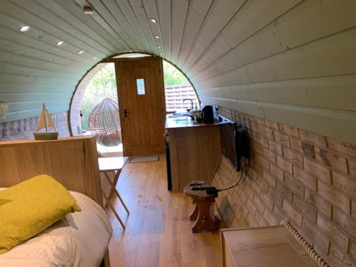 Romantic Escape Luxury Hobbit House With Hot Tub! Sheerness Ngoại thất bức ảnh