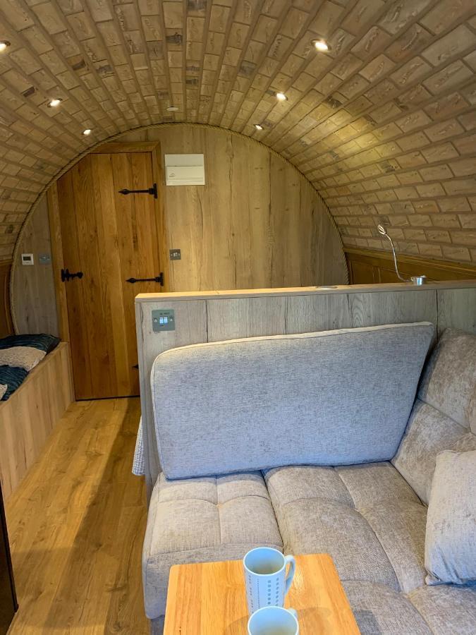 Romantic Escape Luxury Hobbit House With Hot Tub! Sheerness Ngoại thất bức ảnh