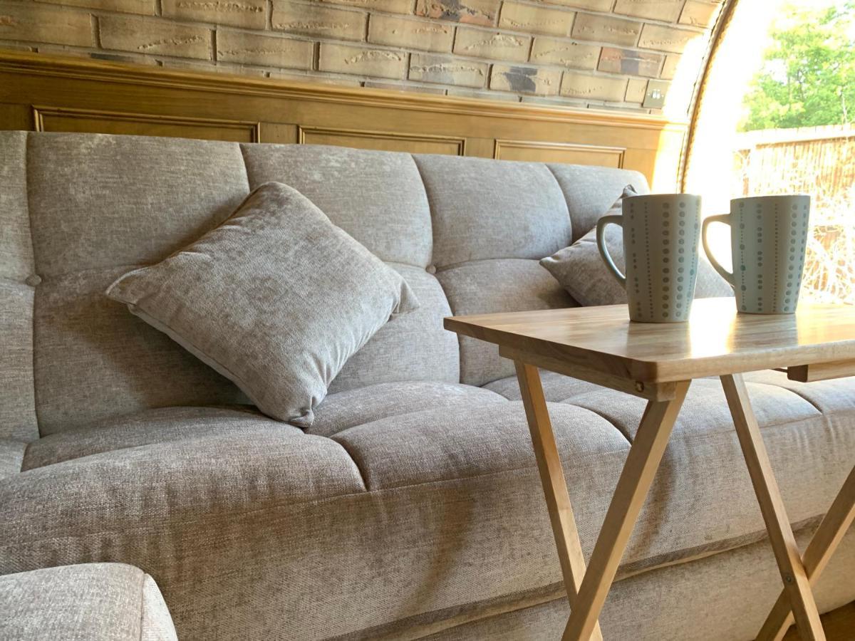 Romantic Escape Luxury Hobbit House With Hot Tub! Sheerness Ngoại thất bức ảnh