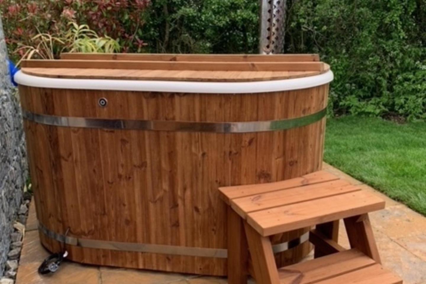 Romantic Escape Luxury Hobbit House With Hot Tub! Sheerness Ngoại thất bức ảnh